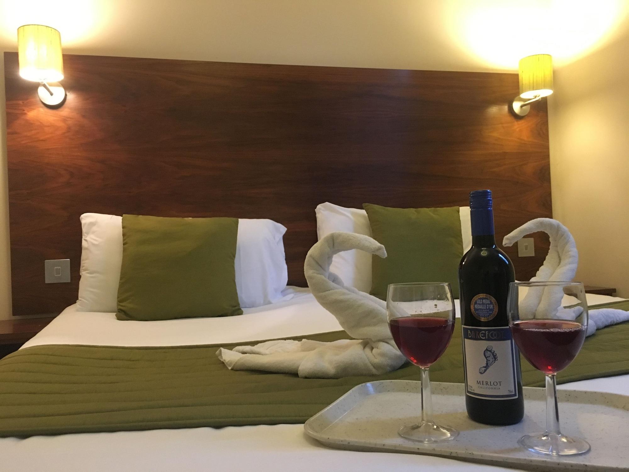 Stockwood Hotel - Luton Airport Buitenkant foto