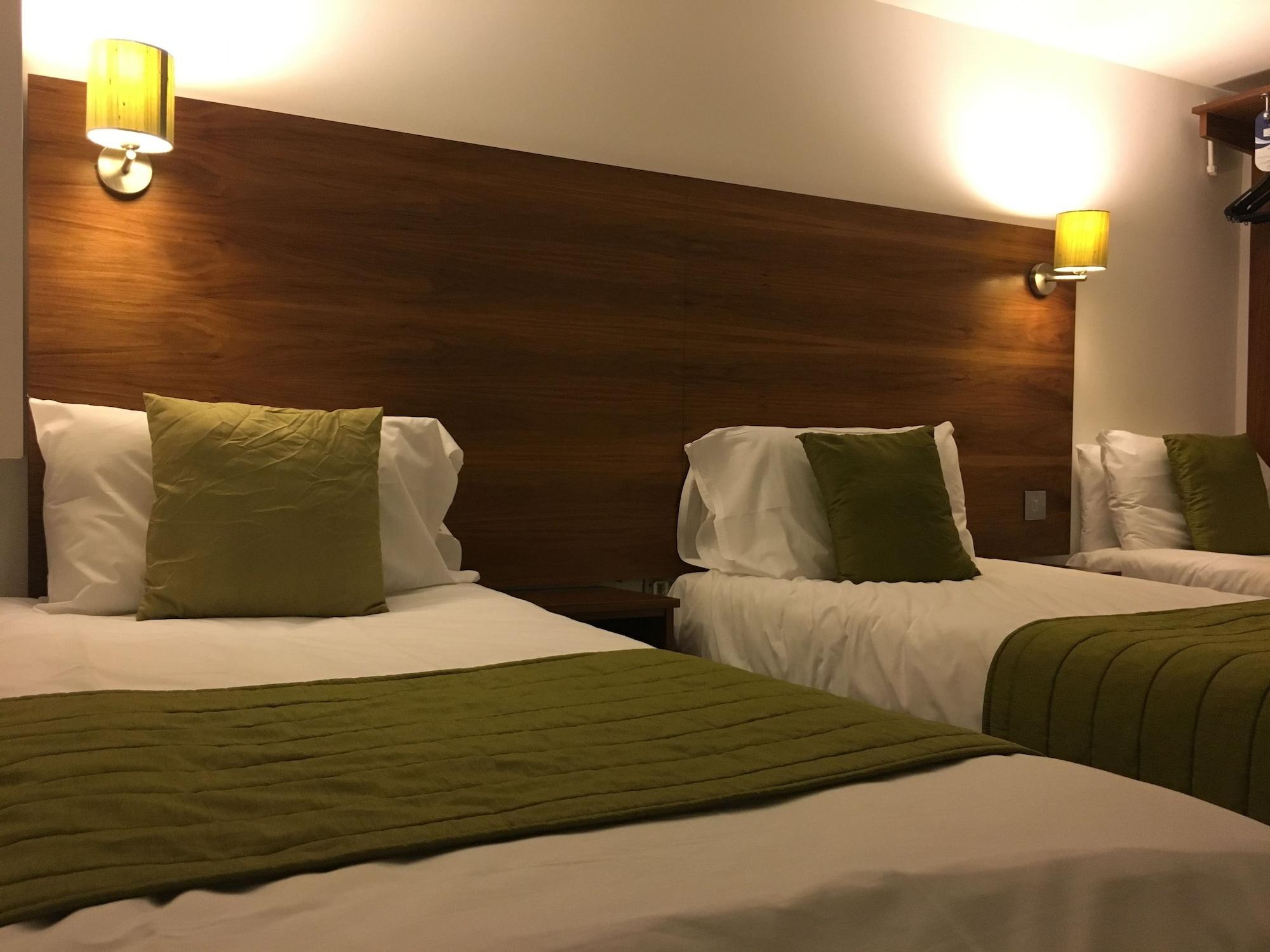 Stockwood Hotel - Luton Airport Buitenkant foto