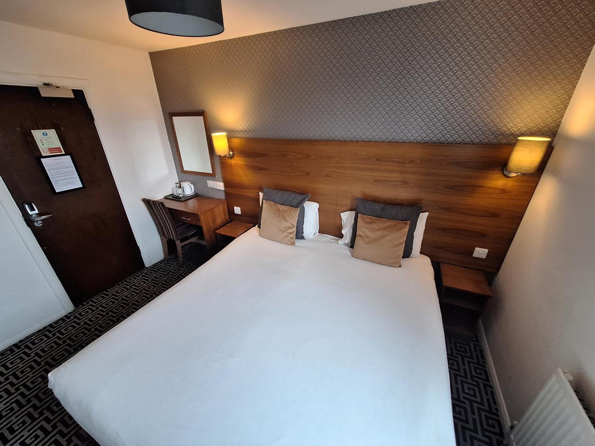 Stockwood Hotel - Luton Airport Buitenkant foto