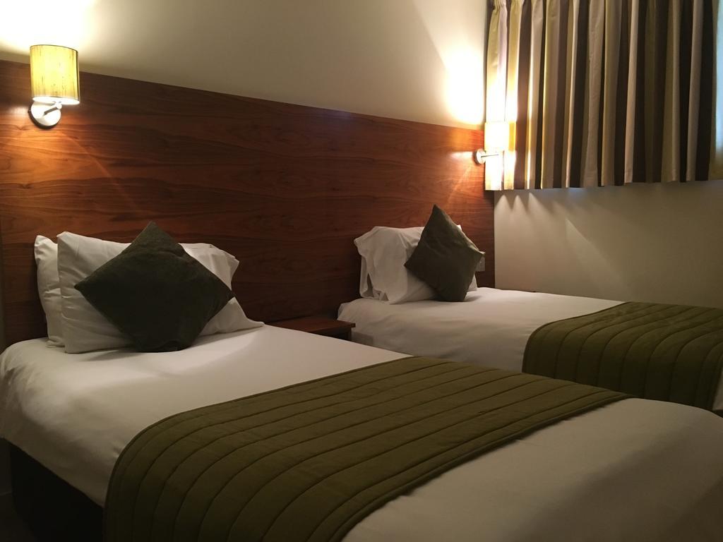 Stockwood Hotel - Luton Airport Buitenkant foto